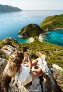 Read more about the article Best eSIM for International Travel in 2025