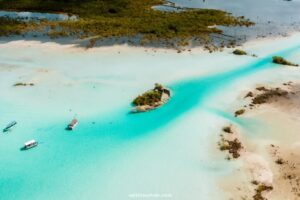 Read more about the article Experience a Boat Tour on the Bacalar Lagoon in Mexico